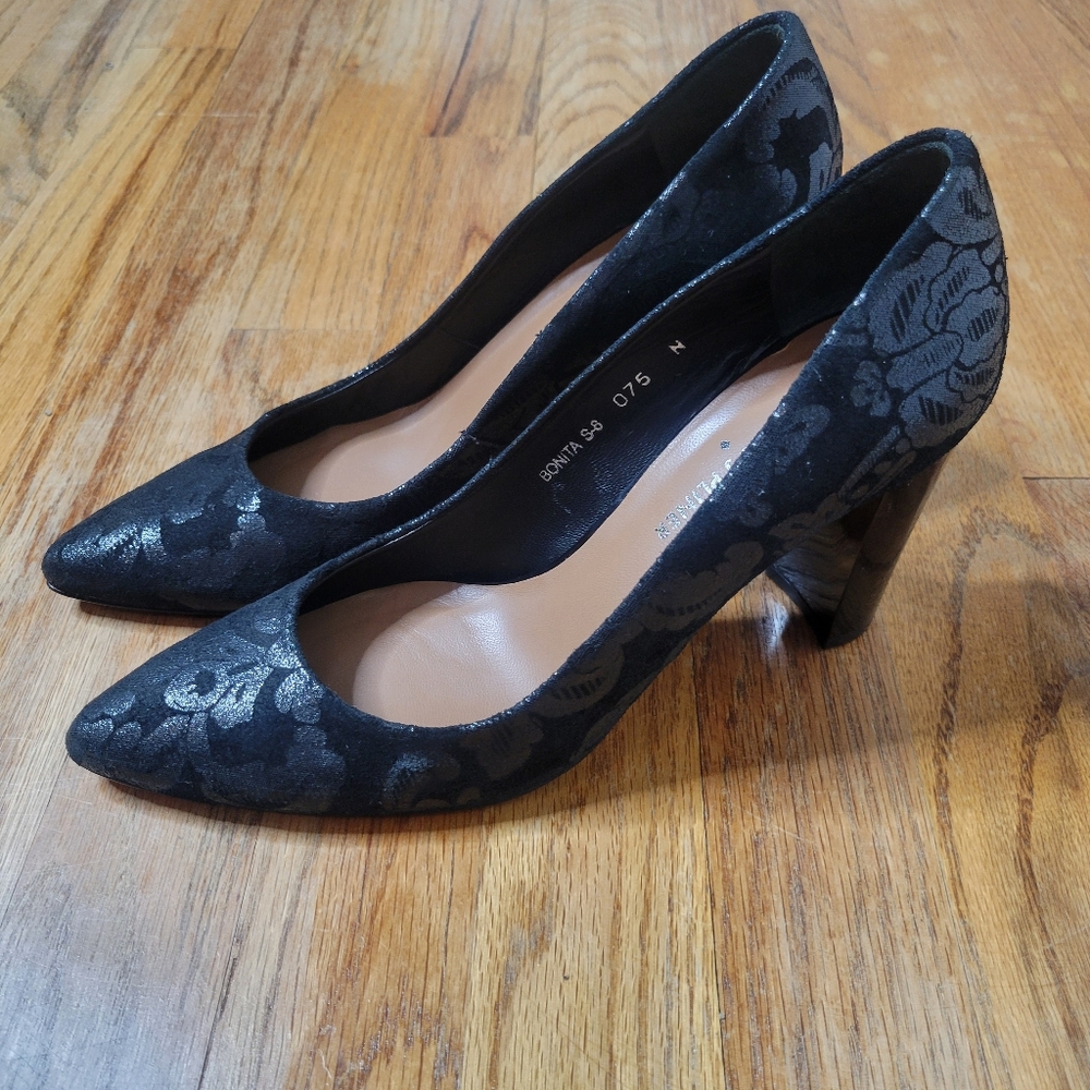 Donald J. Pliner Bonita Black Patterned Women's Shoes 7 1/2 N. Chunky Heel
